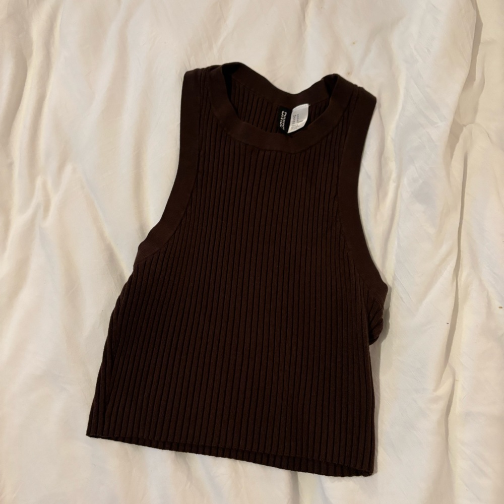H&M very cute ribbed crop top